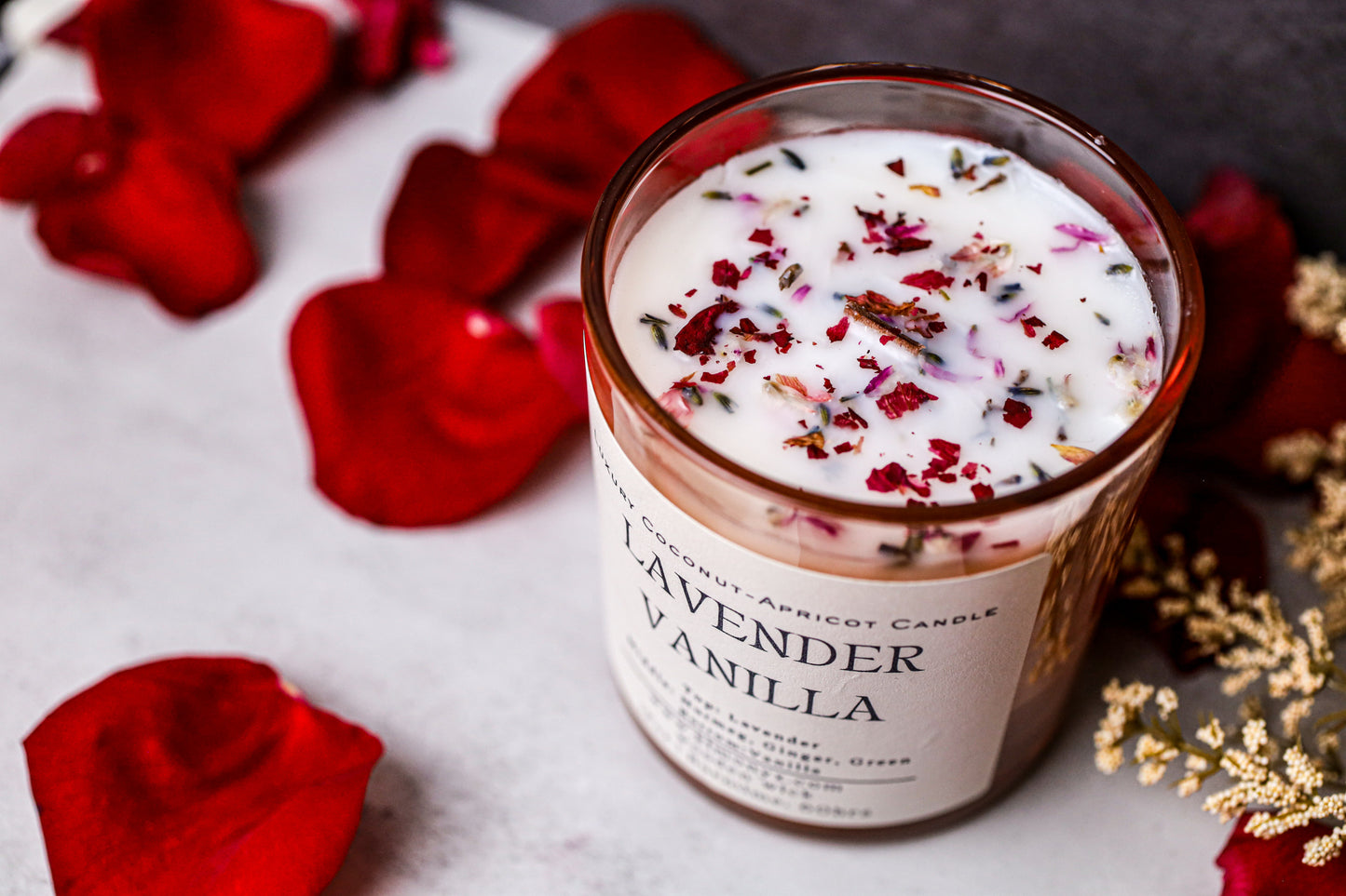 Lavender Vanilla – 12 oz Coconut Apricot Wax Candle (Topped with Dried Flowers) + Free Car Diffuser