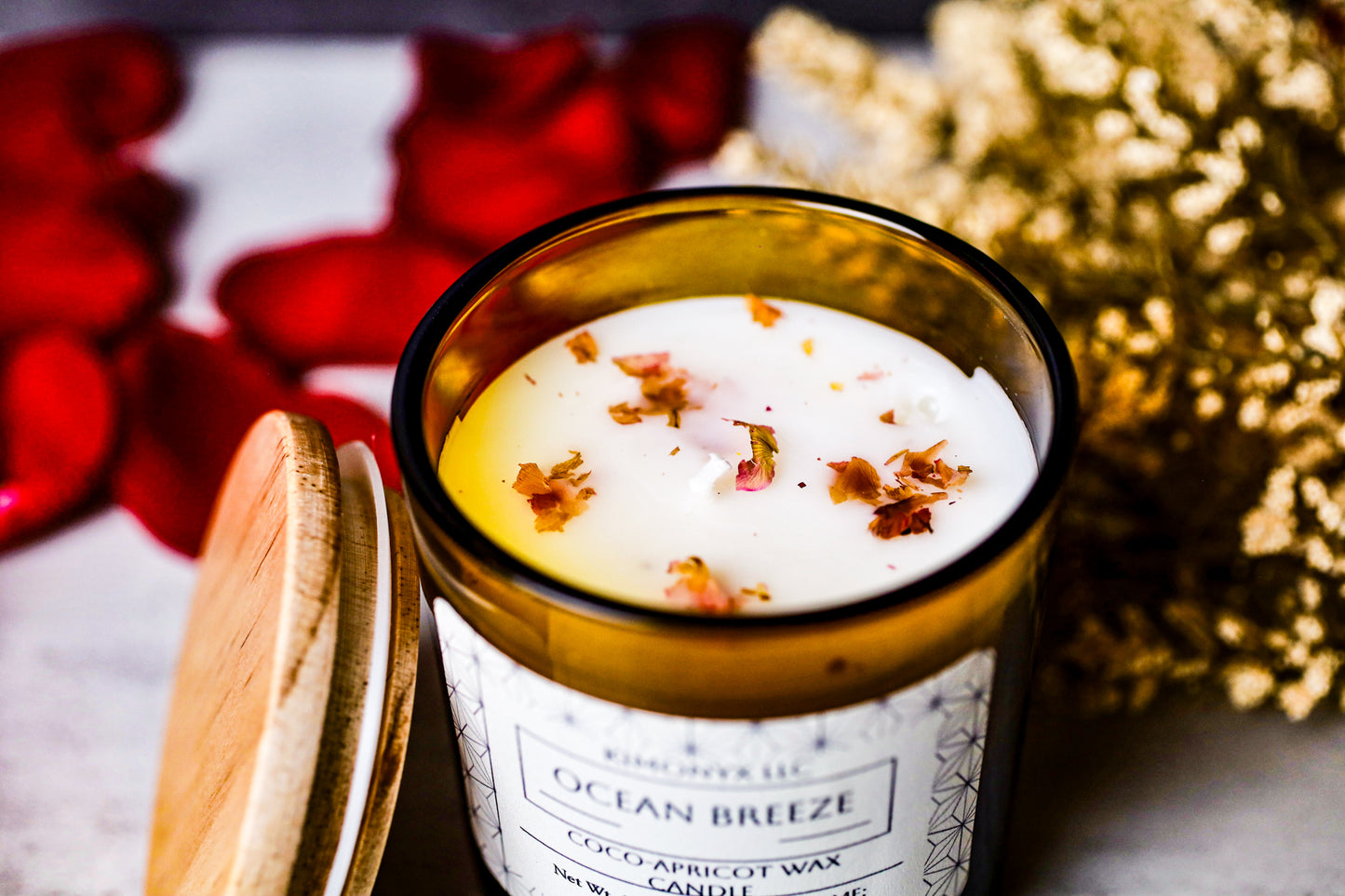 Ocean Breeze | 8oz Coconut-Apricot Candle (Topped with Dried Flowers) + Free Car Air Freshener